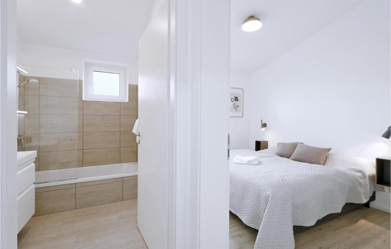 Lovely Home In Lembruch-Duemmer See With Sauna المظهر الخارجي الصورة